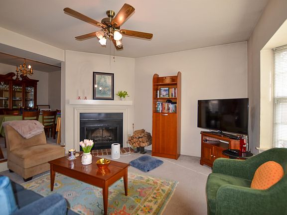 3rd image of 1594 Cool Spring Rd