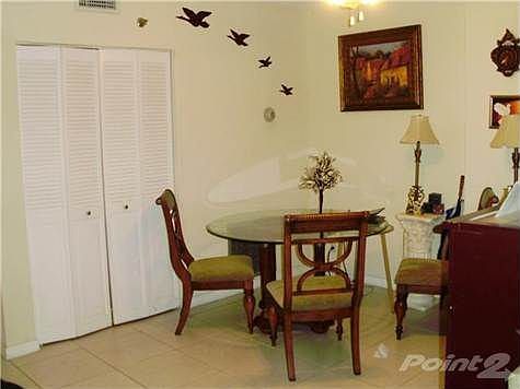 3rd image of 901 Hillcrest Dr APT 204