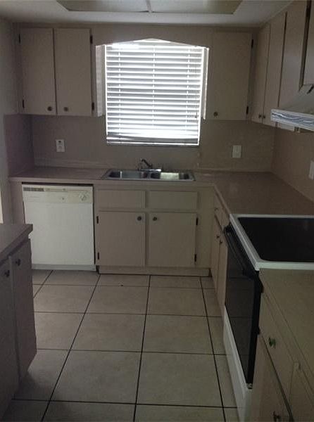 2nd image of 1702 S Dixie Hwy #8