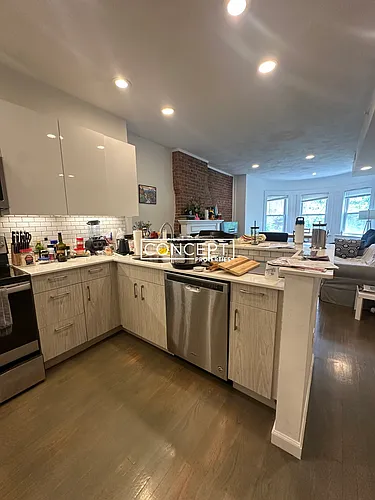1406 Beacon St Photo 1