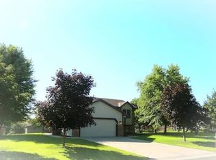 616 Hooper Ct, Jordan, MN 55352