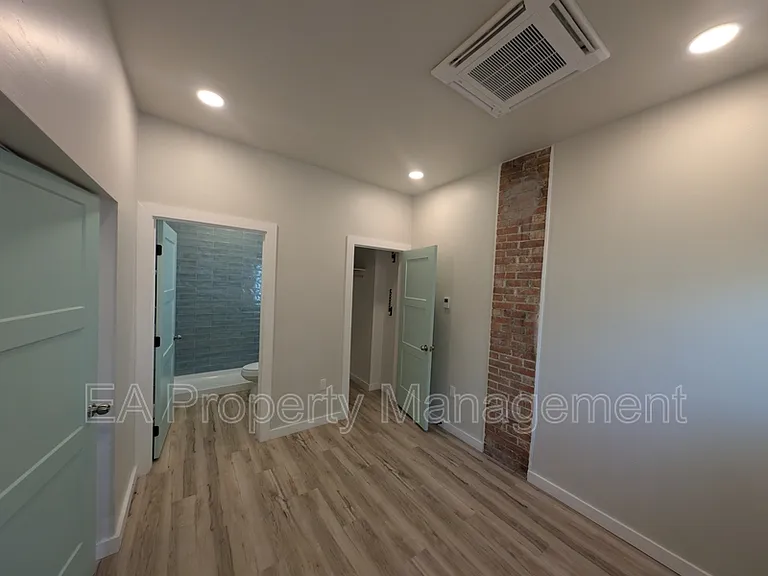816 1/2 13th St NW — Photo 7