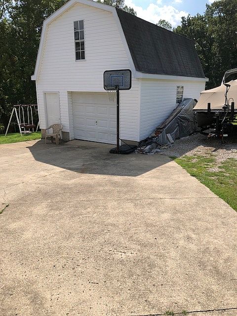 2nd image of 7825 Hall Ridge Rd