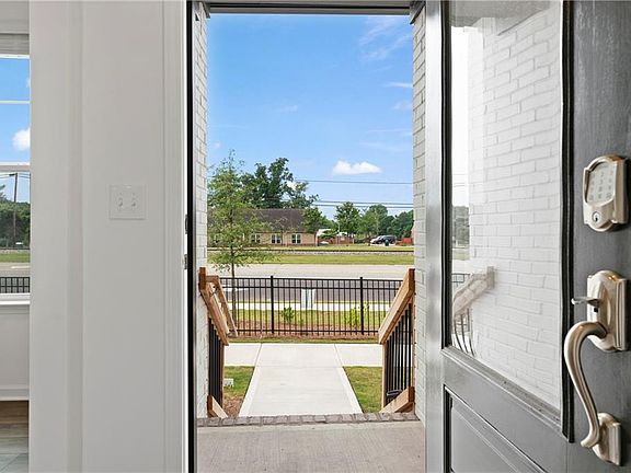 5th image of 15 Constitution Ave