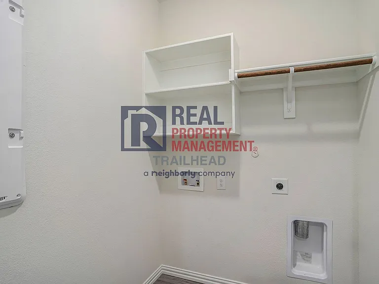 616 Fitzroy Ln — Photo 21