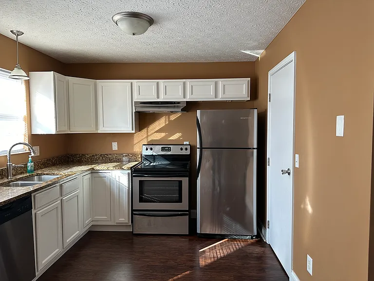 7925 Meadowhaven Blvd — Photo 3