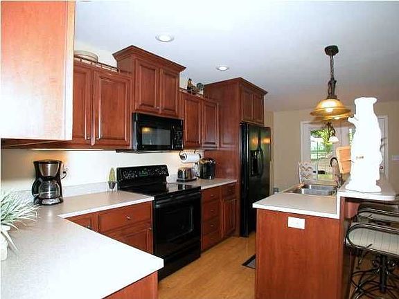 5th image of 778 Mill Brook Cir