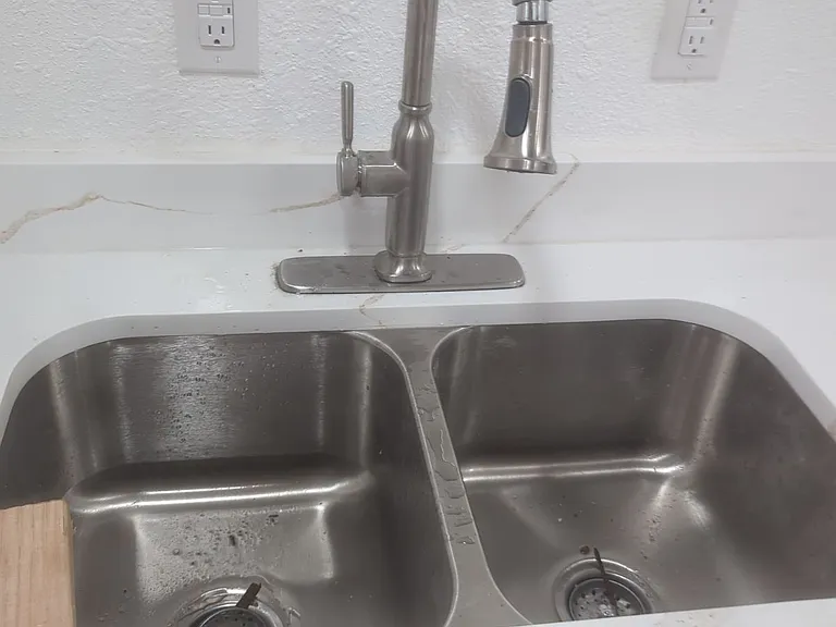 1325 Randolph St — Photo 5