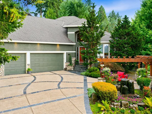 9630 SW Iowa Dr, Tualatin, OR 97062