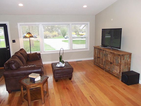 4th image of 11829 W Oakwood Dr