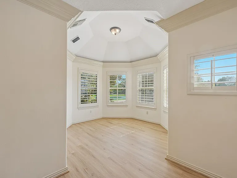 1611 Copperas Cv — Photo 37