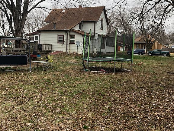 Side yard 