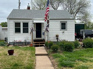 832 Hancock St, Salina, KS 67401