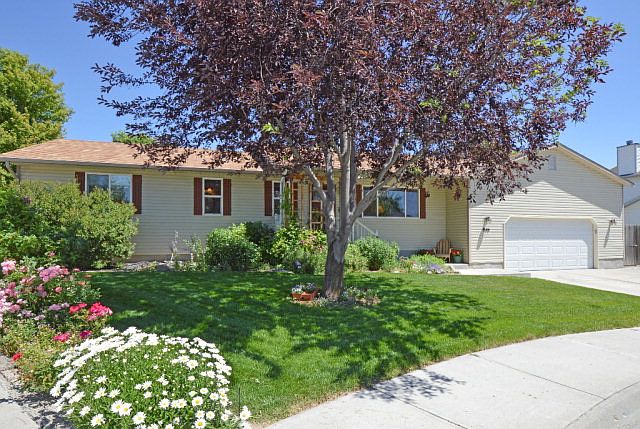 1st image of 949 Lowell Dr