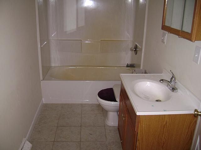 2nd image of 8625 Beechwood Ave