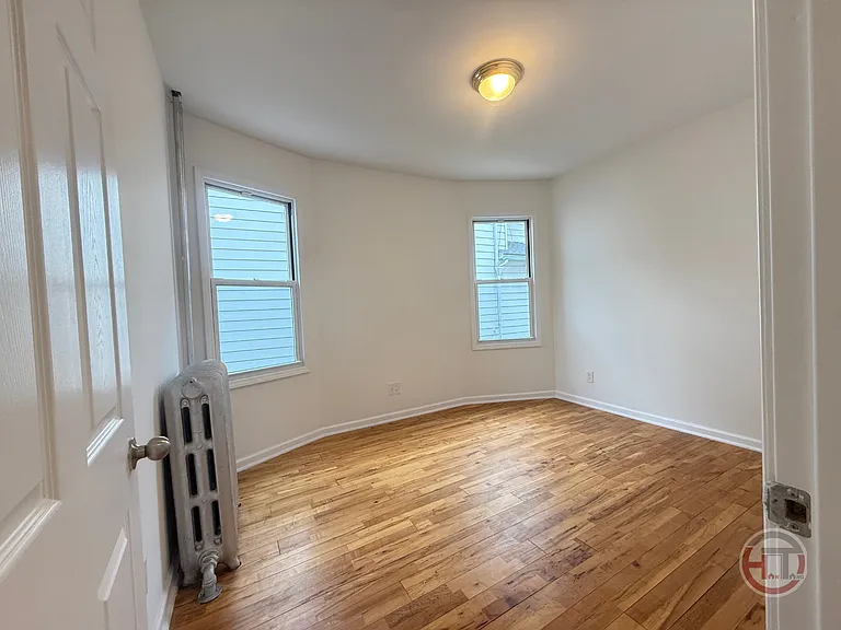 1022 Logan Ave #1 — Photo 8