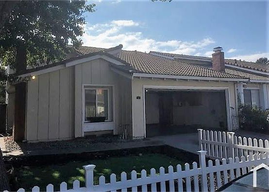 1st image of 715 Creekfield Dr