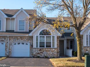 124 Grandview Dr, Ivyland, PA 18974