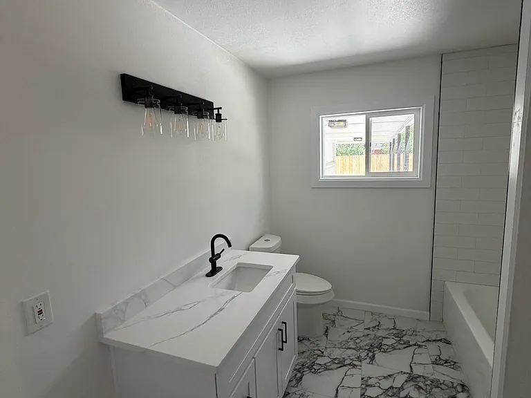 1717 S Washington Ave — Photo 15