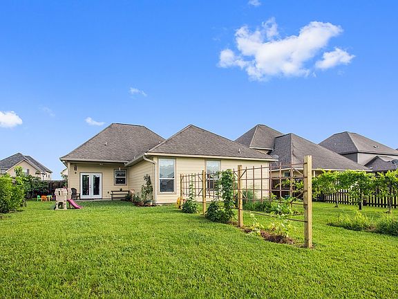 5th image of 36440 Dutchtown Gardens Ave