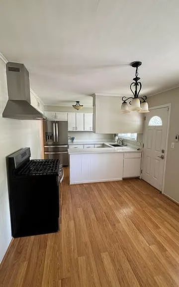 1215 N Wilke Rd — Photo 2