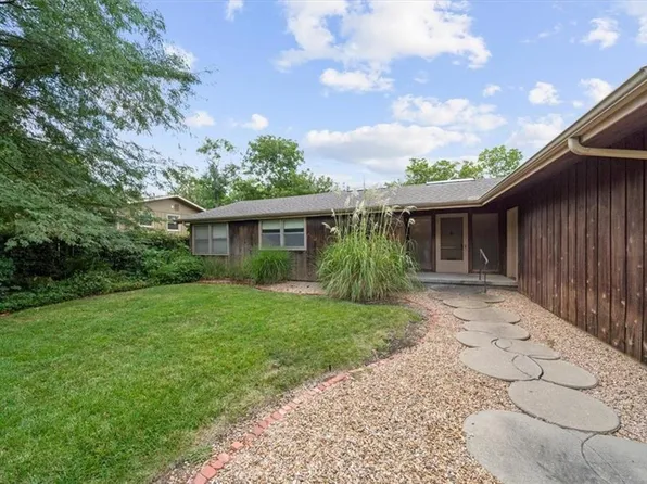 2457 Jasu Dr, Lawrence, KS 66046