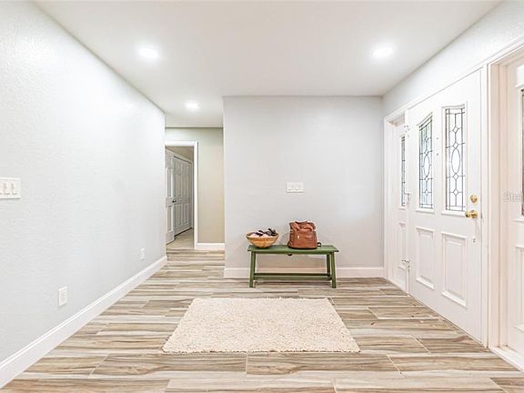 3rd image of 107 Magnolia Lake Ct