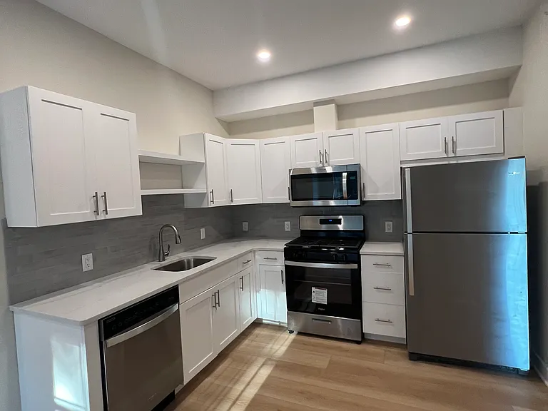 19-23 N Broad St #C — Photo 1