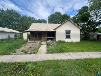 203 Dunham St, Valley Springs, SD, 57068
