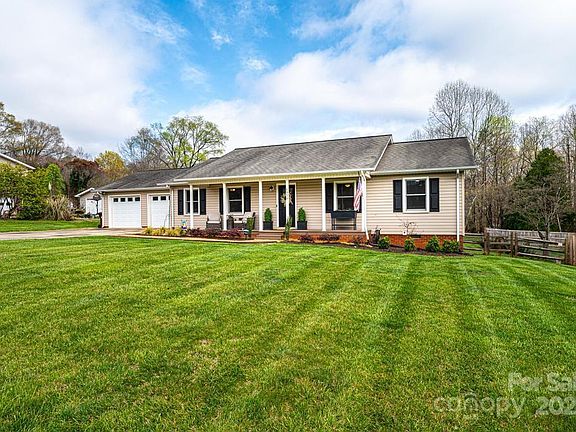 2nd image of 1328 Hidden Creek Cir