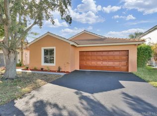 2120 NW 191st Ave, Pembroke Pines, FL 33029