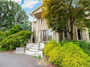 13 Underwood Rd, Monsey, NY 10952