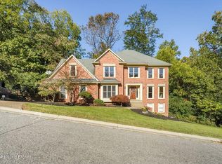 5509 Phoenix Hill Ct, Louisville, KY 40207