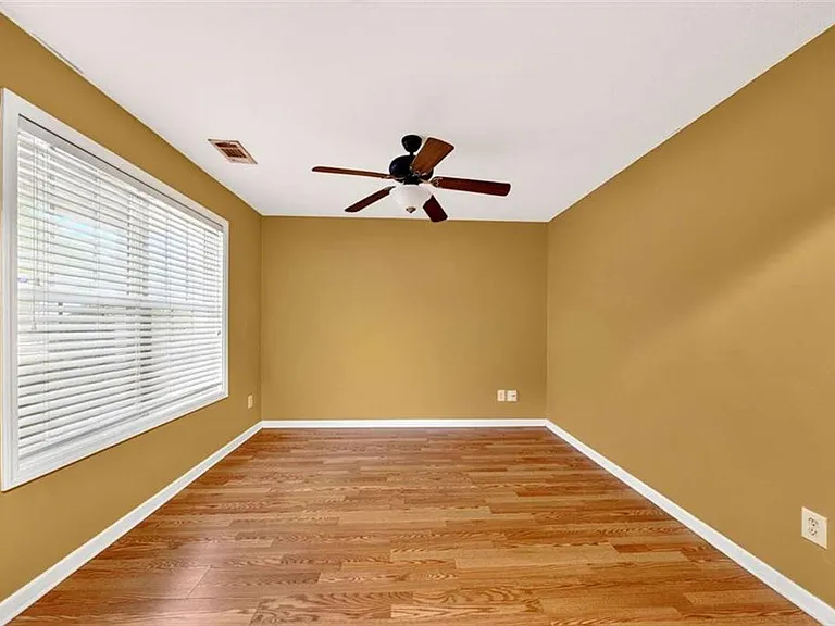 744 W Vincent Dr — Photo 12