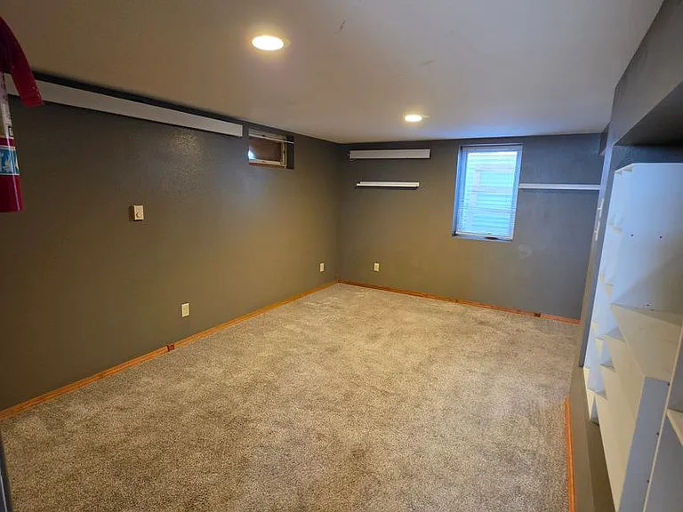 124 E Van Buren St — Photo 16