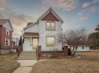 1904 14th Ave, Menominee, MI 49858