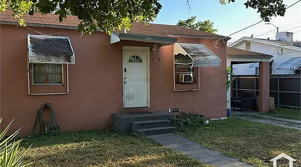 3 bed, 1000 sqft, $2,520 — Photo 3