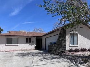 213 Candlelight St, Las Vegas, NV 89145