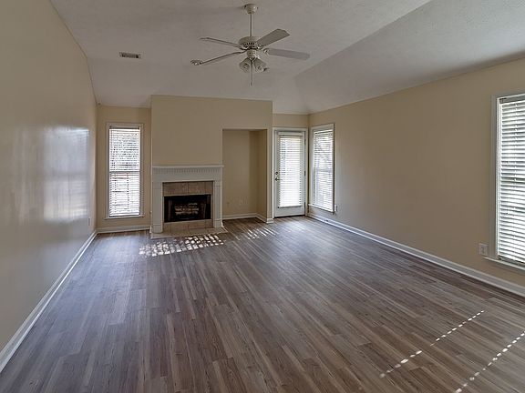 4th image of 9033 Ashland Park Pl