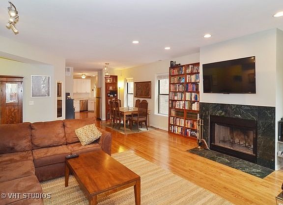 4th image of 1435 W Catalpa Ave APT 2