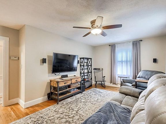 4th image of 14 Keith Ave