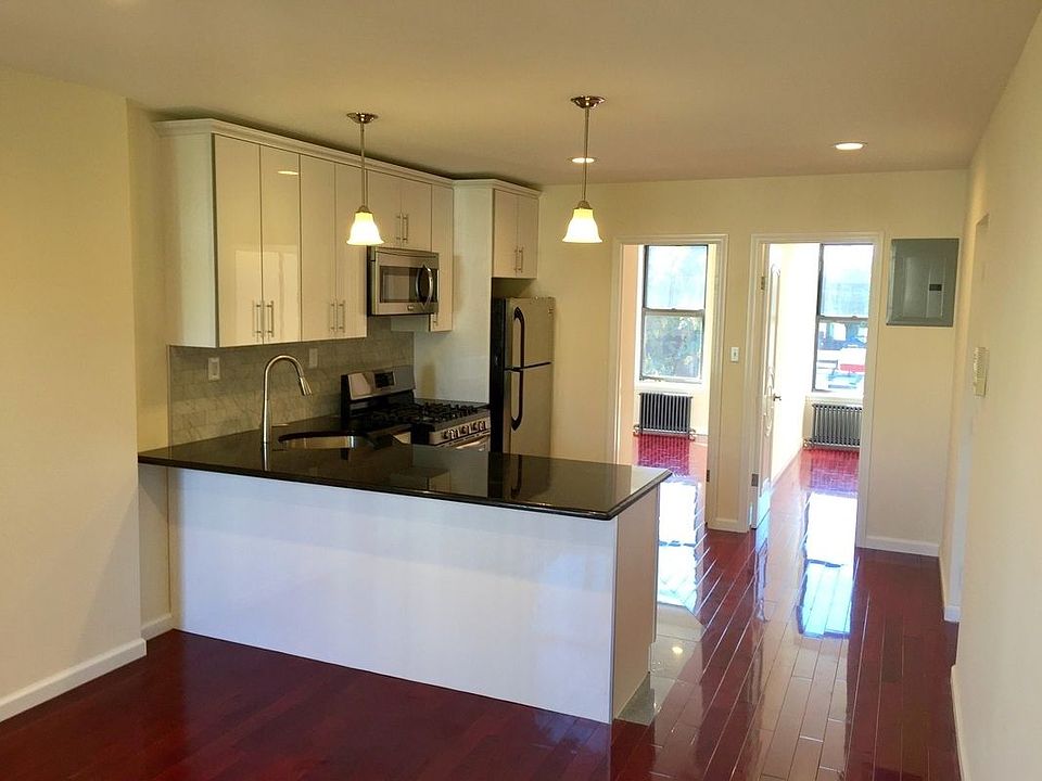 1st image of 143 Huntington St #2