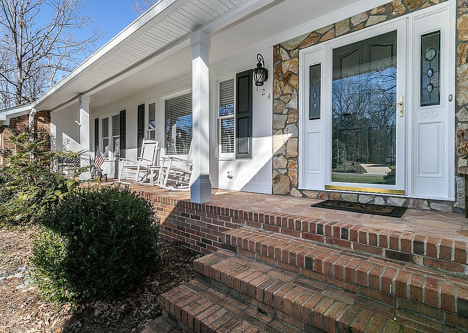1st image of 124 Linkside Dr
