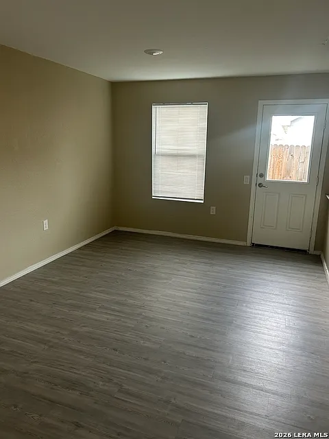 3 bed, 2.0 bath, 1125 sqft, $1,550 — Photo 3