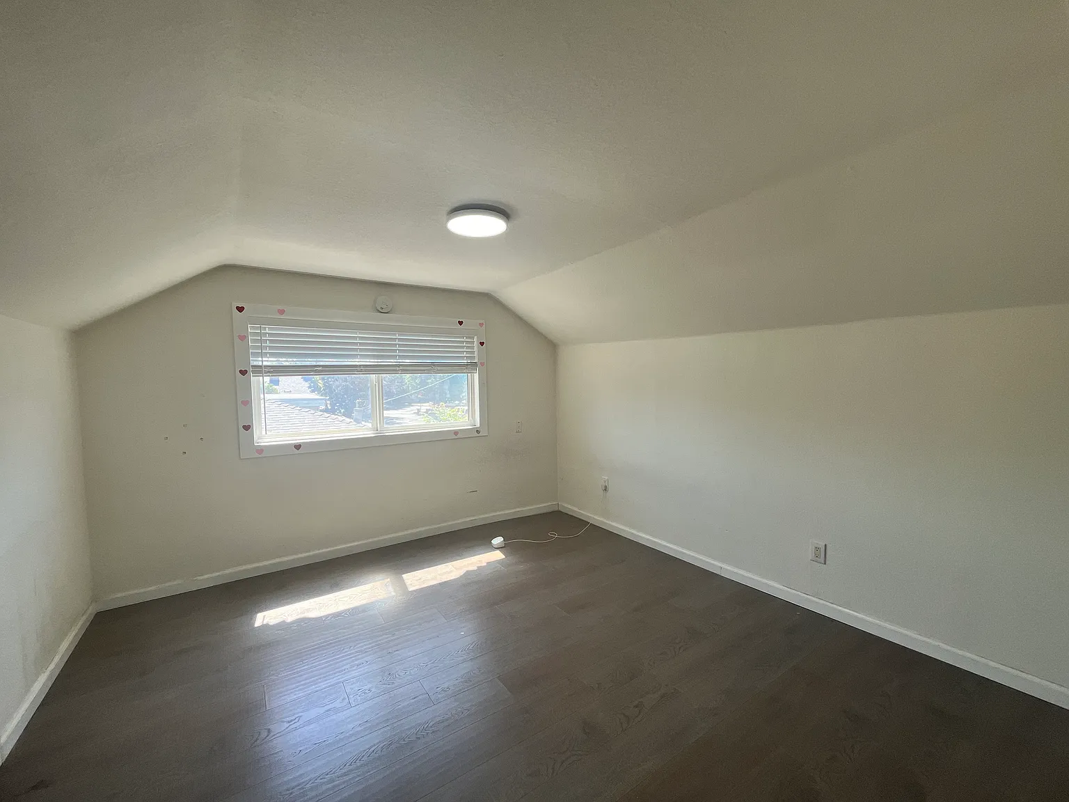 6 bed, 3.5 bath, $1,100 — Photo 4