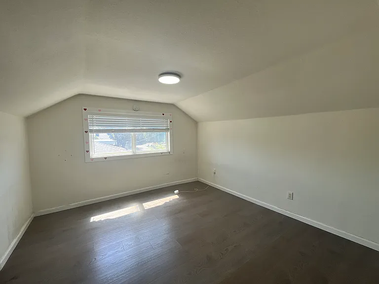 93 N 25th St #6 — Photo 4