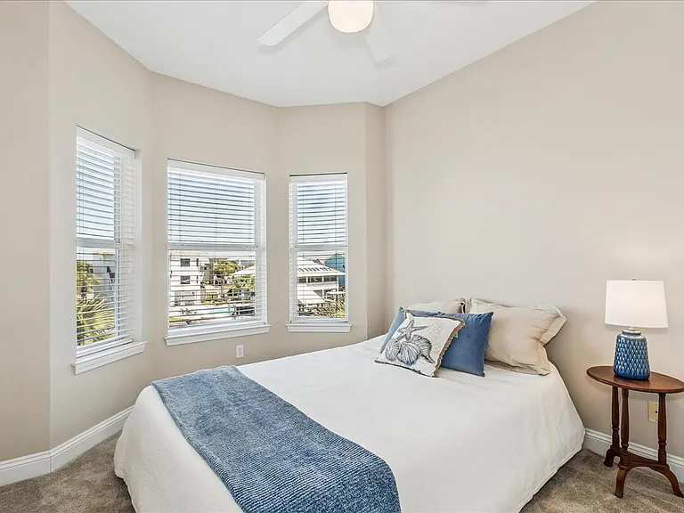 1070 Fort Pickens Rd — Photo 32