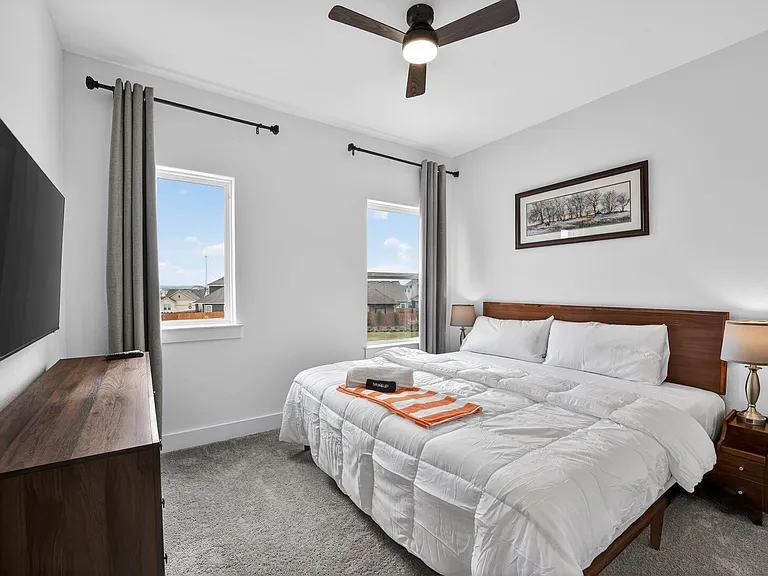 Torrita Dr — Photo 21