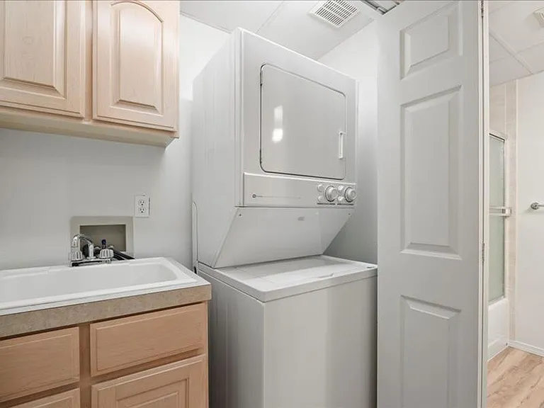 300 Col Point Dr #C-201 — Photo 15