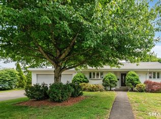 72 Calhoun Avenue, Trumbull, CT 06611